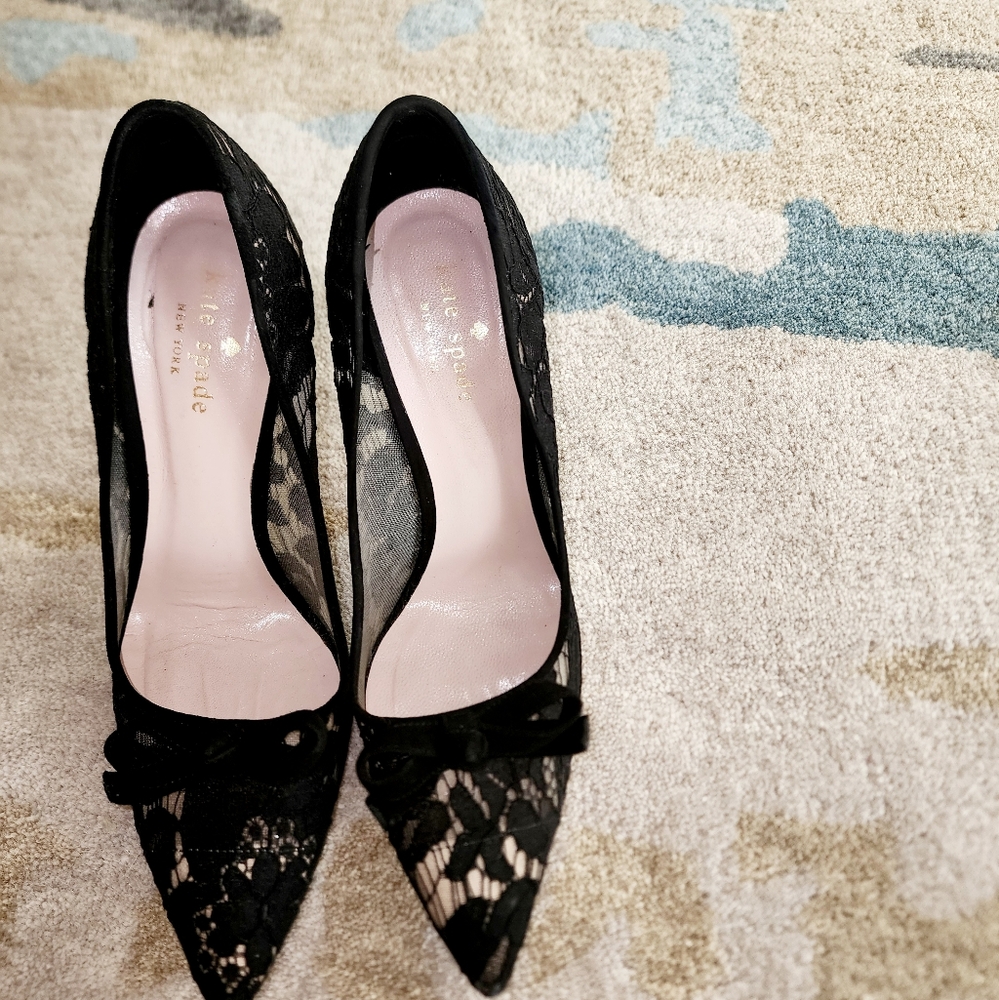Kate Spade Lisa Too heels in Black Lace color with front bow detail. Size 7.5